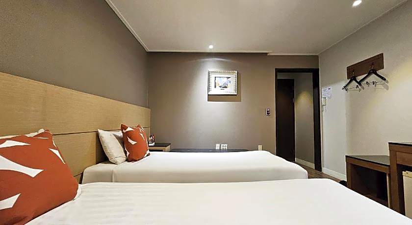 Pungnam Tourist Hotel