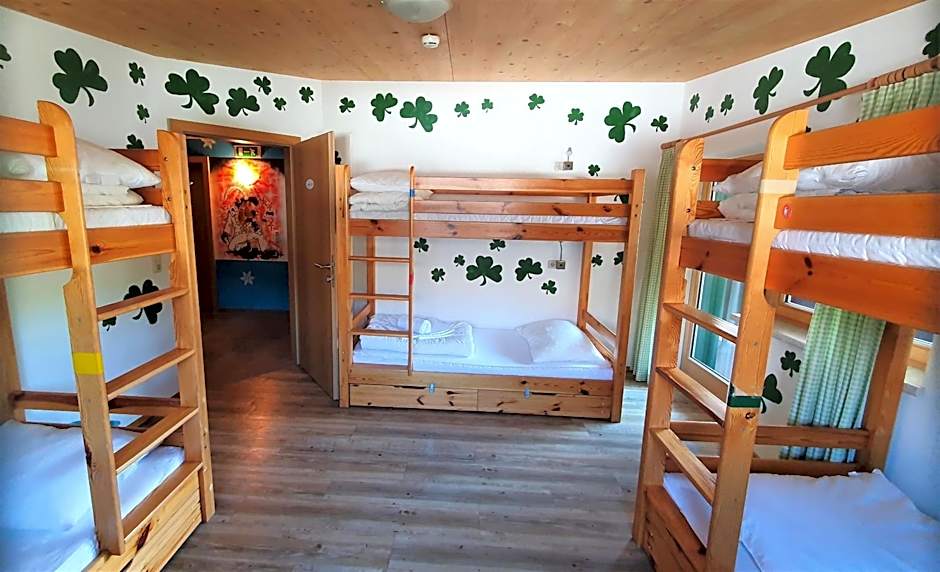 Alpking Hostel