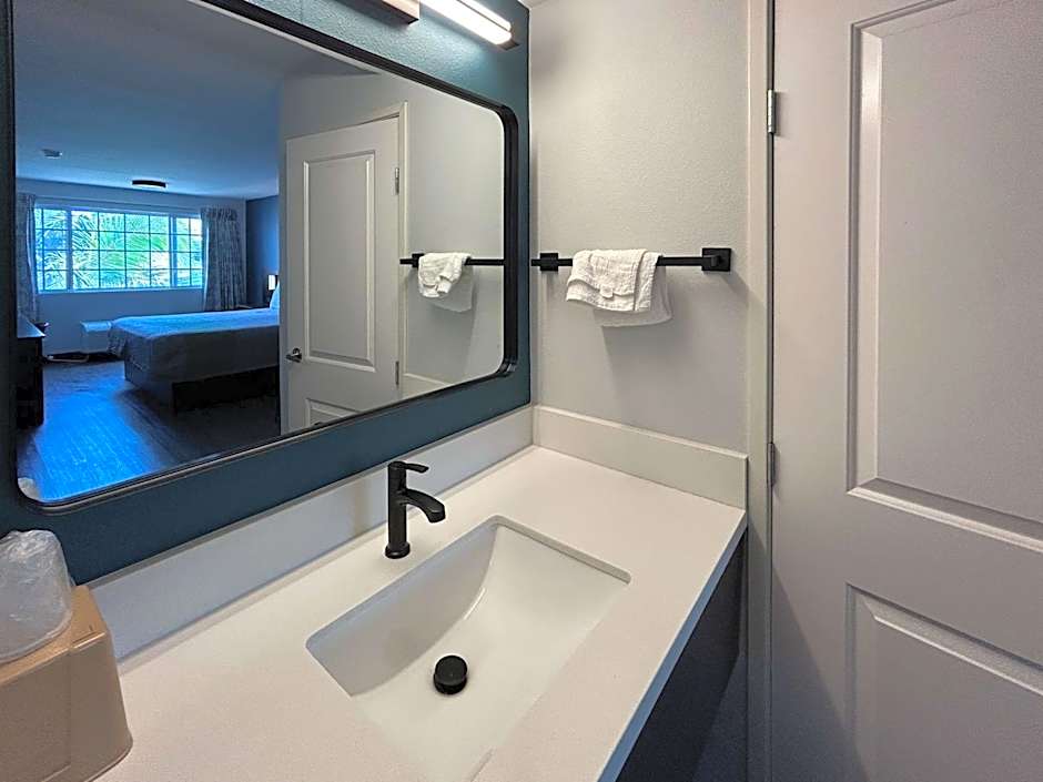 Studio 6 Suites Gardena, CA