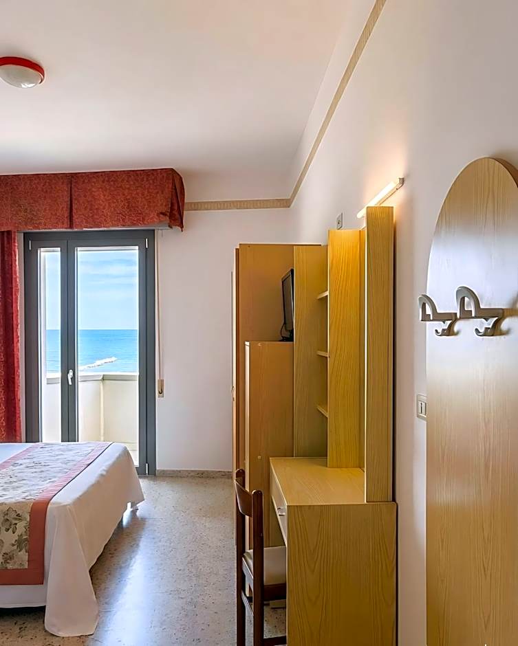 Hotel Columbia Frontemare