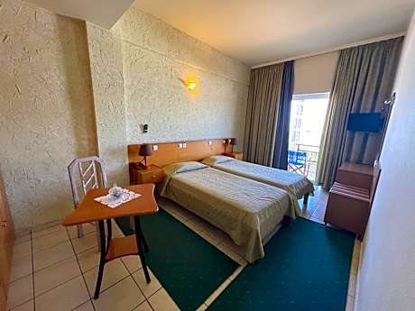 Twin Room with Sea View