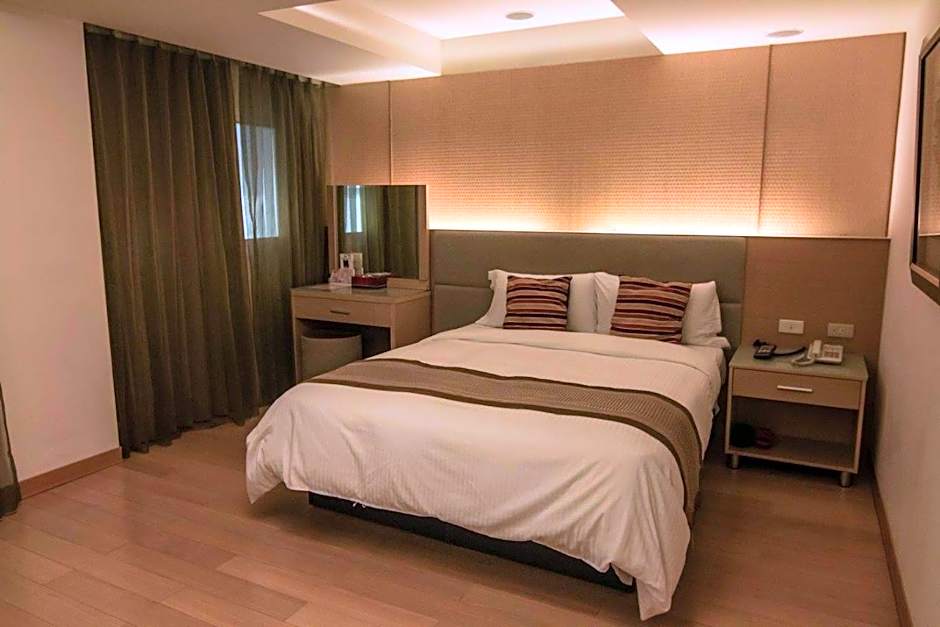 Katherine Plaza Hotel