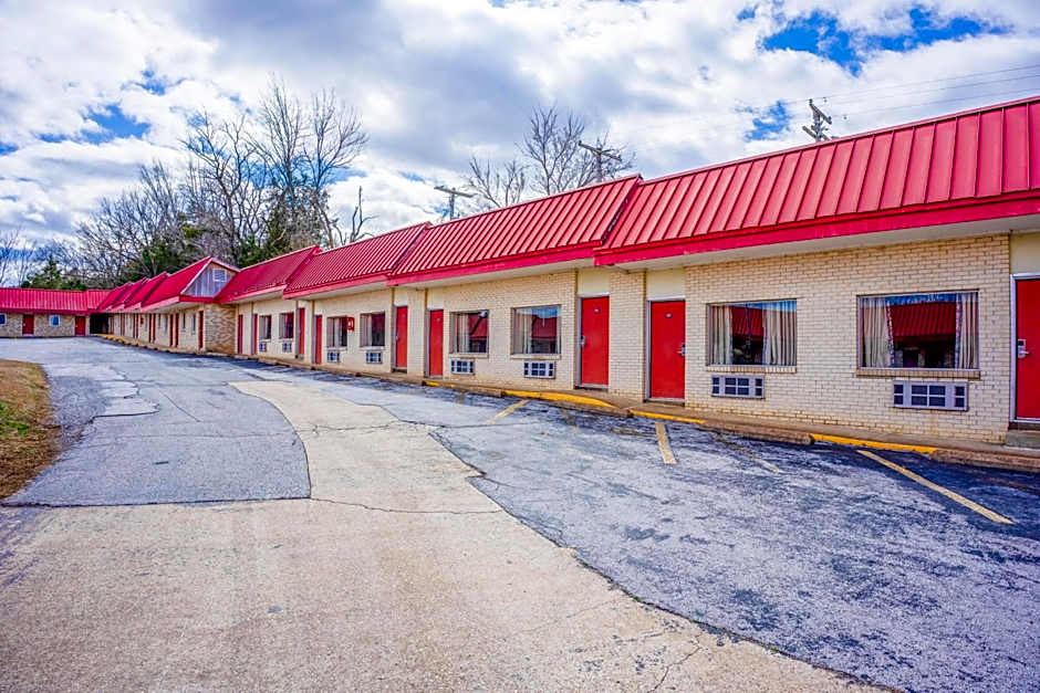 Ozark Junction mountain view by OYO