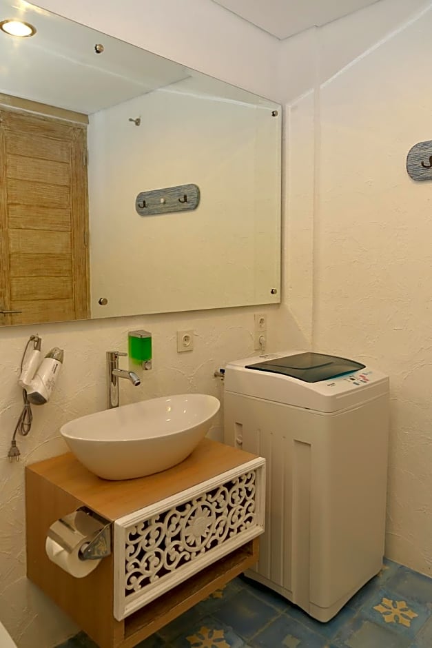 Green Studio Apartment Sanur