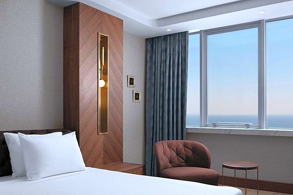 Photo 1 of 3 of 1 King Bed Suite, Sea View
