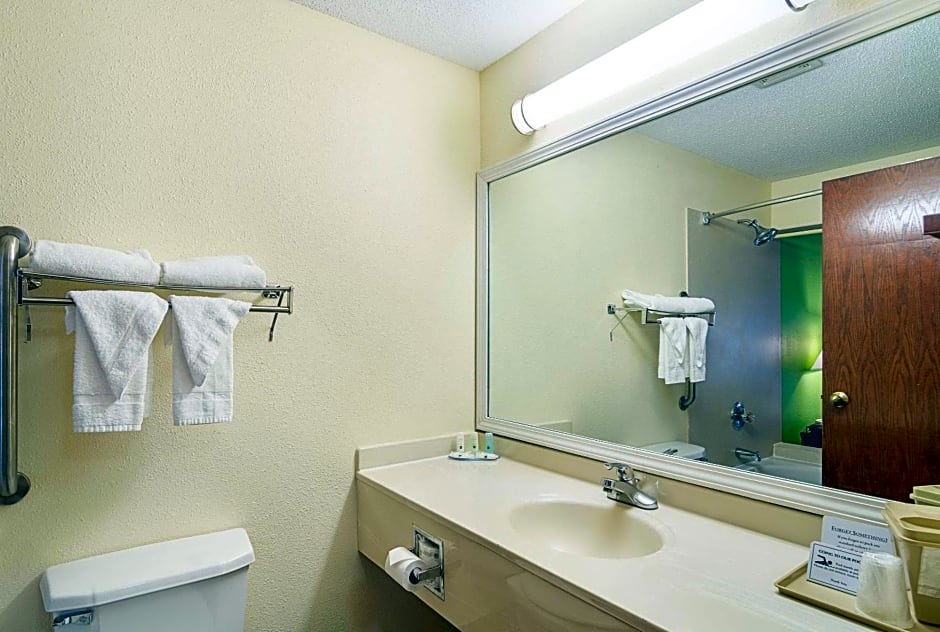 Quality Inn & Suites near I-80 and I-294