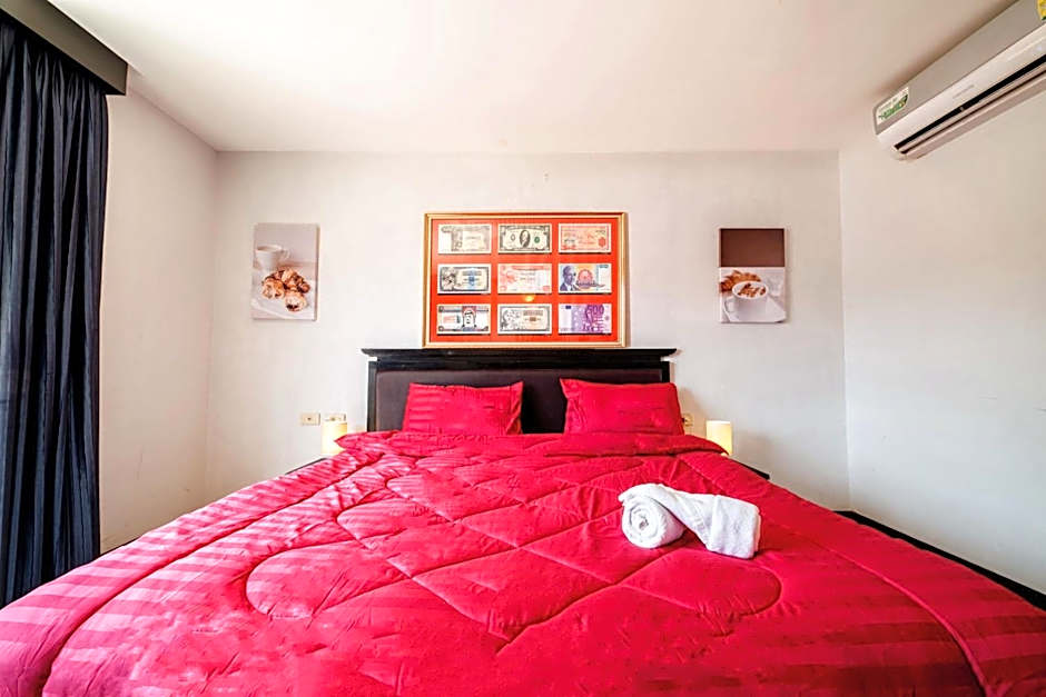 Abunawas Merry Inn at Walking Street