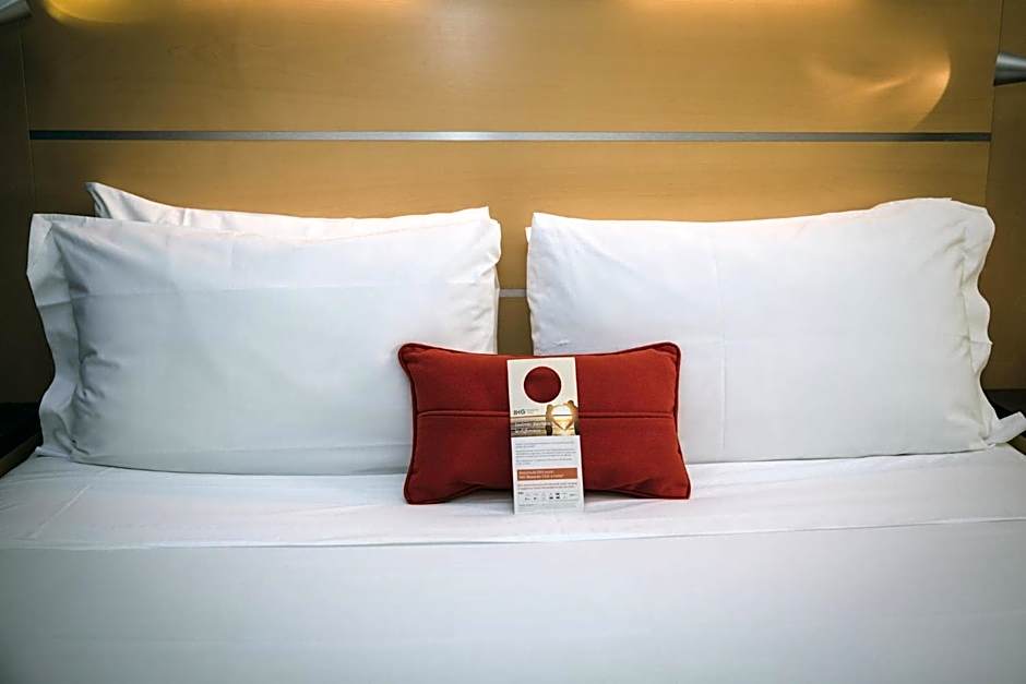 Holiday Inn Express Milan-Malpensa Airport By IHG