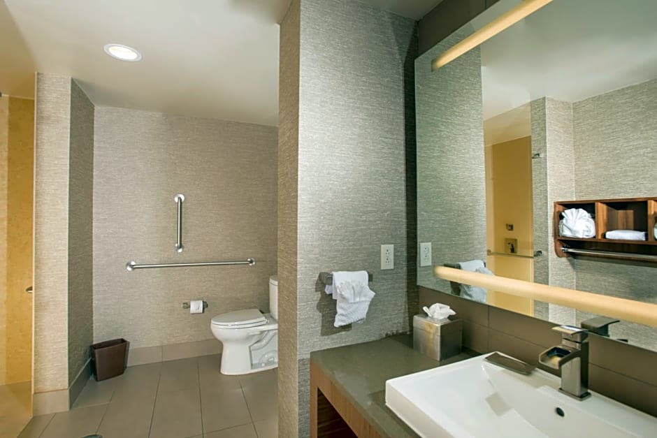 The Broadway Columbia - a DoubleTree by Hilton Hotel