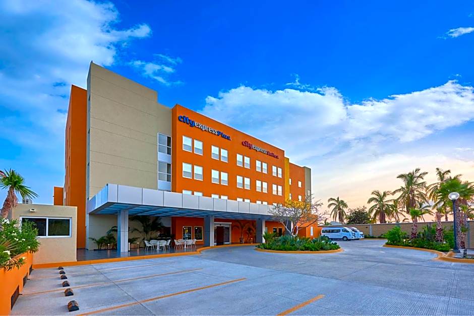City Express Plus by Marriott Cabo San Lucas