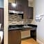 Econo Lodge Inn & Suites