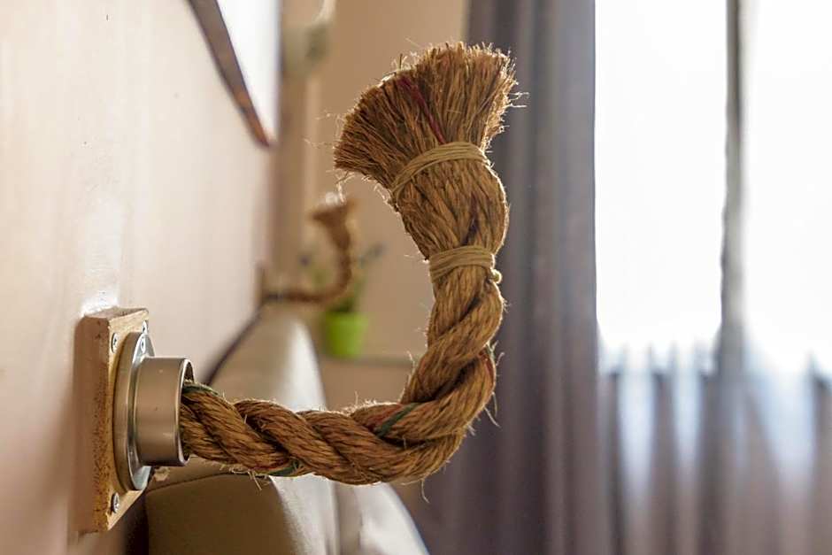 Achillion Hotel Piraeus