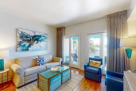 Carillon Beach Inn 202