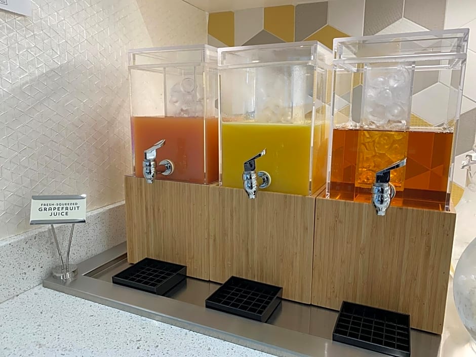 Hyatt Place Bakersfield