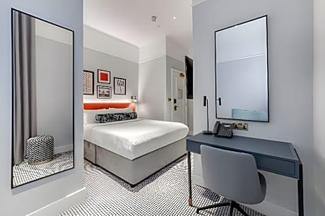 Family Room (3 Adults)