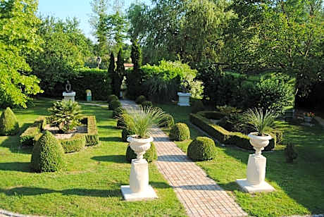 Le Grand Logis - Guest house - Bed and Breakfast