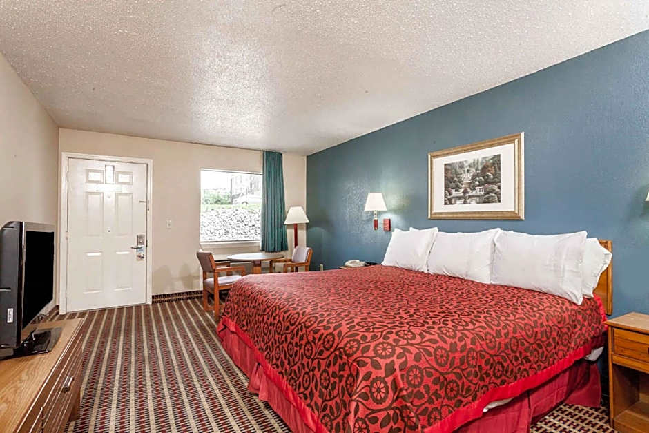 Days Inn By Wyndham Nashville North/Opryland Area