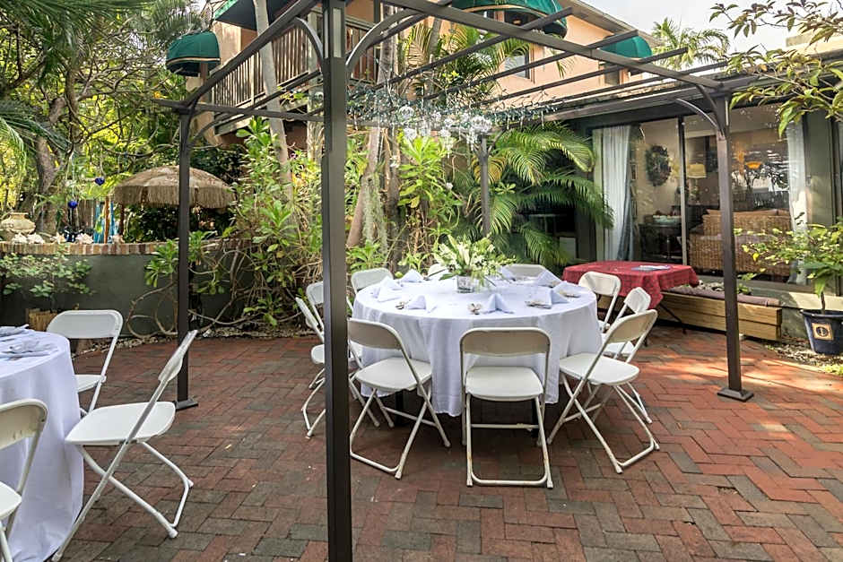 Suite Dreams Inn by the Beach