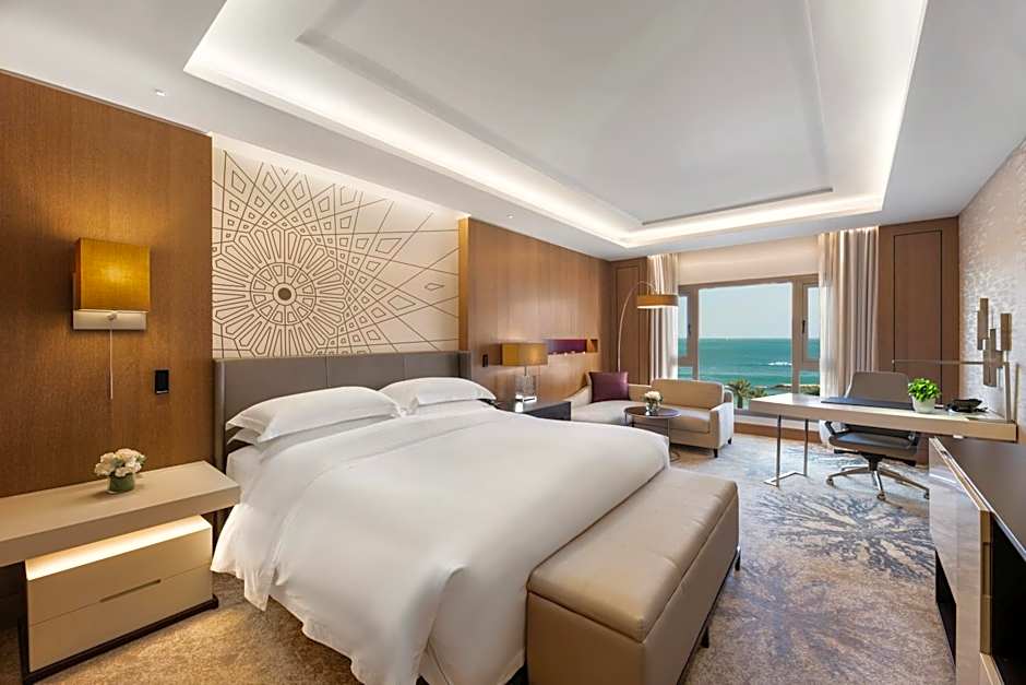 Photo 1 of 3 of Classic 1 King Bed, Sea View