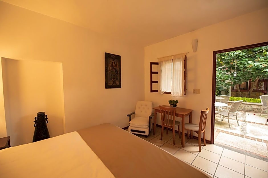 Las Mariposas Eco-Hotel & Studios