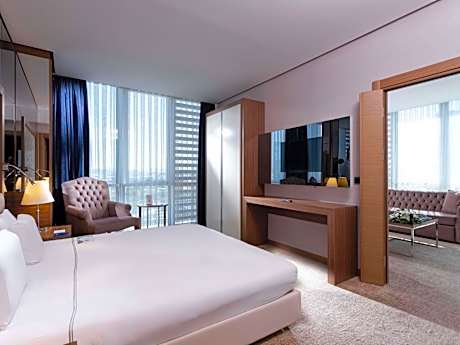 Executive King Suite