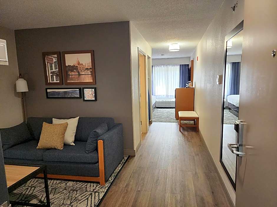 Country Inn & Suites by Radisson, Dahlgren-King George, VA