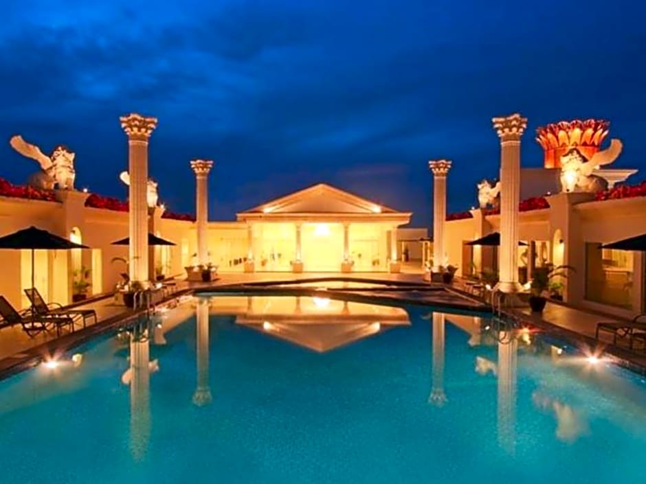 Harmoni One Convention Hotel & Service Apartments