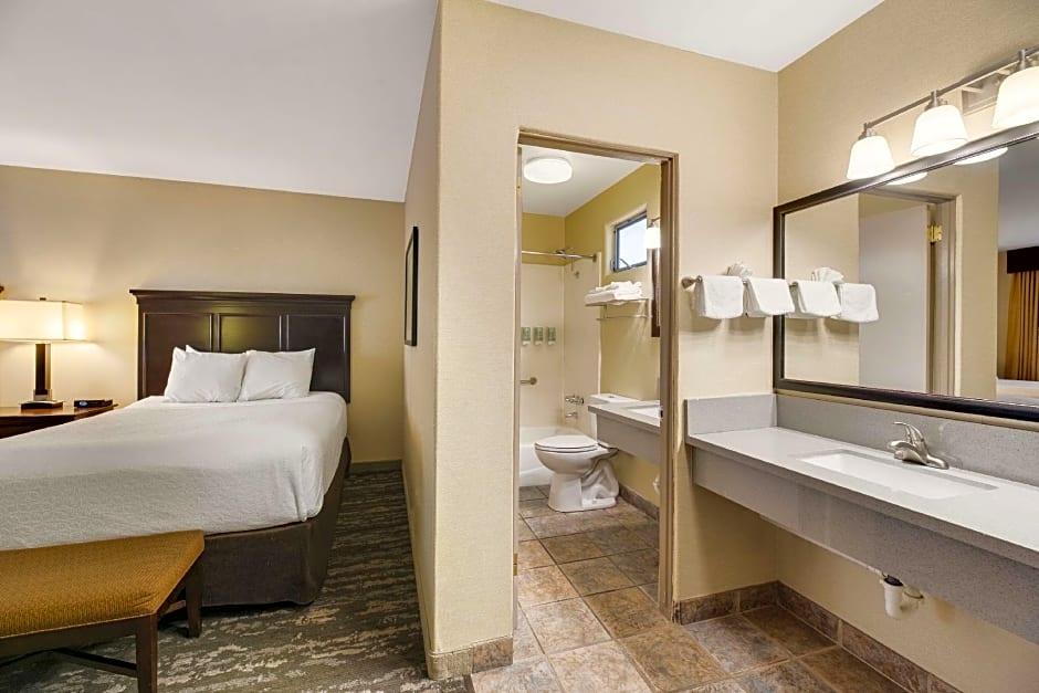 Best Western Plus Frontier Motel