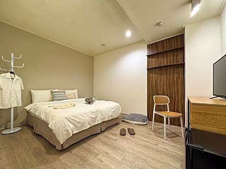 Double Room with Bath (No Window)