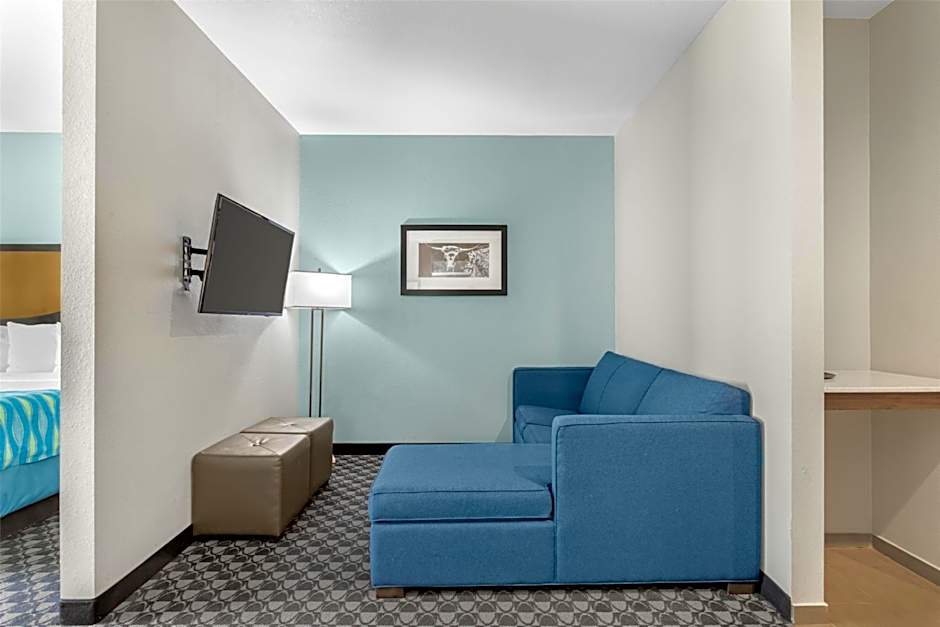 Best Western Plus Waller Hotel