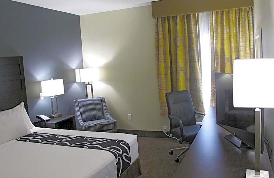 La Quinta Inn & Suites by Wyndham Karnes City