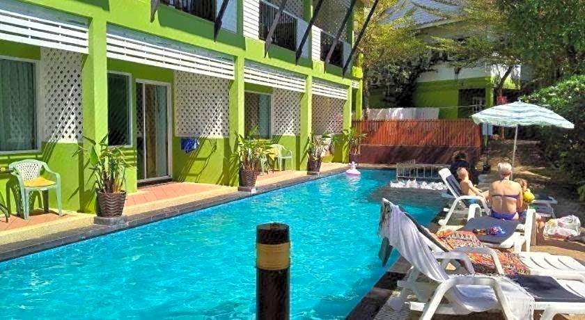 Khaolak C-nior Bungalows