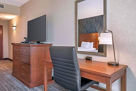 Deluxe Queen Room with Two Queen Beds - Accessible, Roll-in Shower