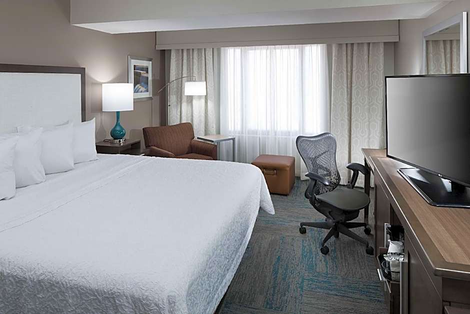 Photo 1 of 4 of 1 King Bed, Mobility Accessible, Bathtub