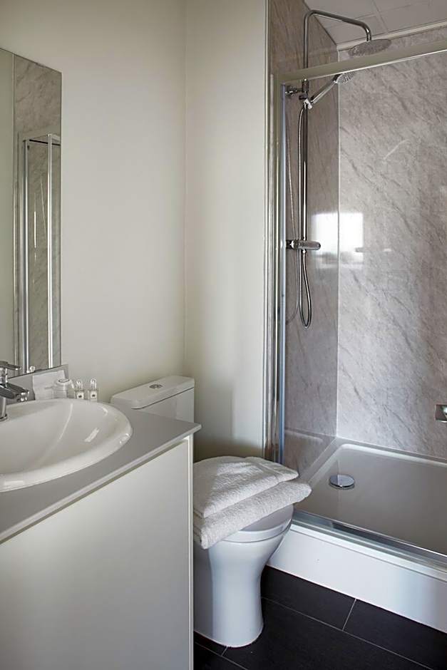 Cardiff Bute Terrace Hotel By Belvilla