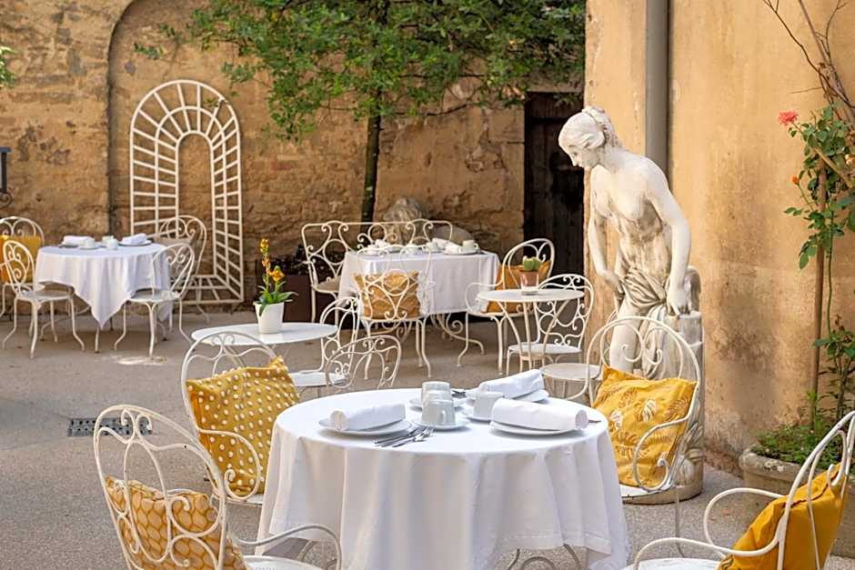 Les Remparts Hotels et Demeures Historiques