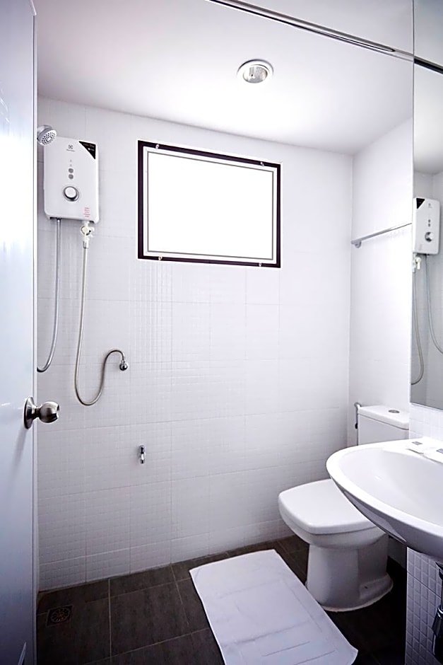 Theorie Hotel Sukhumvit 107 by SLH