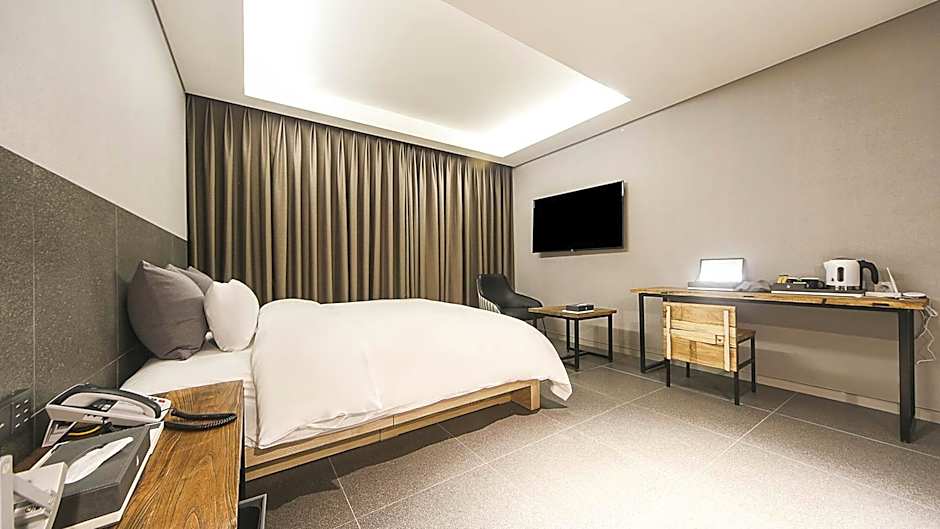 Yeoubi Hotel