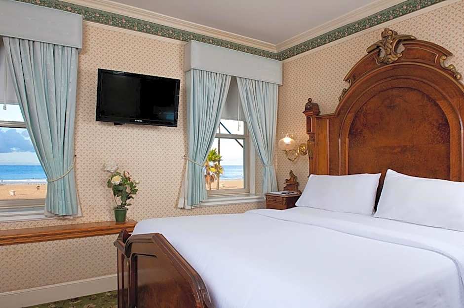 Doryman's Oceanfront Inn