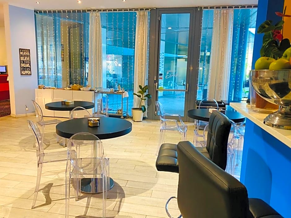 Blue Shades Hotel