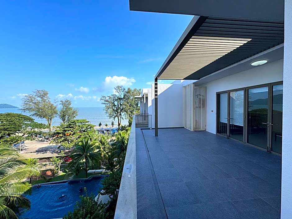 BY THE SEA - Penthouse 3 bedroom