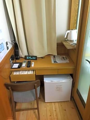 Small Double Room - Smoking