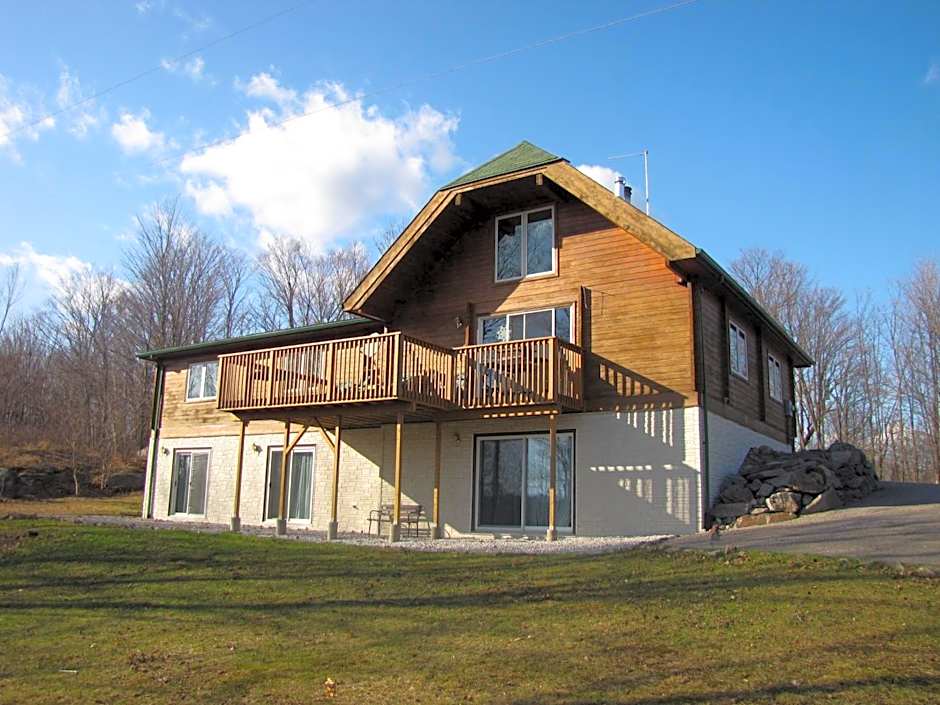 Quiet Bay Inn & Café