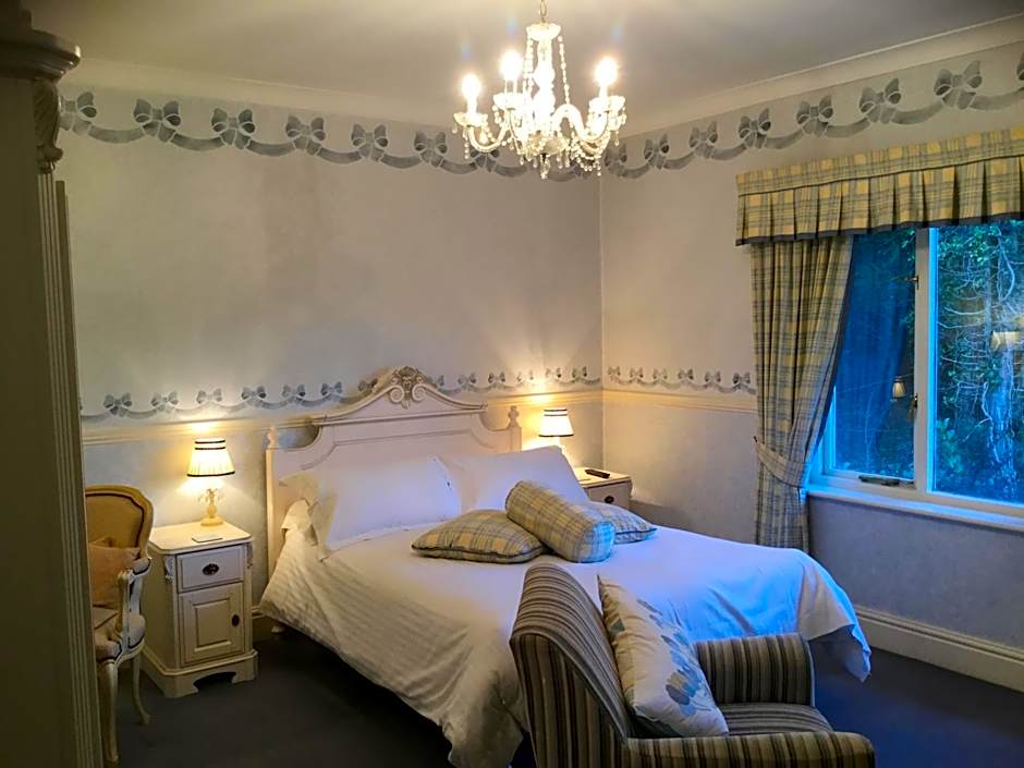 Plas Y Dderwen Bed and Breakfast