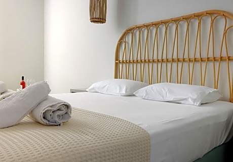 Queen Room with Garden View