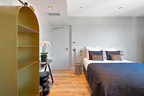 Room with Sea View