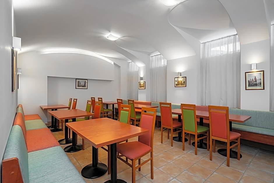 City Central De Luxe