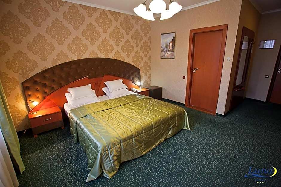 Luna Hotel
