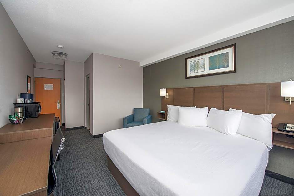 Coast Lethbridge Hotel & Conference Centre