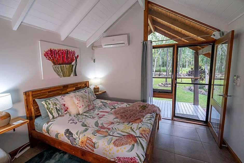 Airlie Beach Eco Cabins - Adults Only